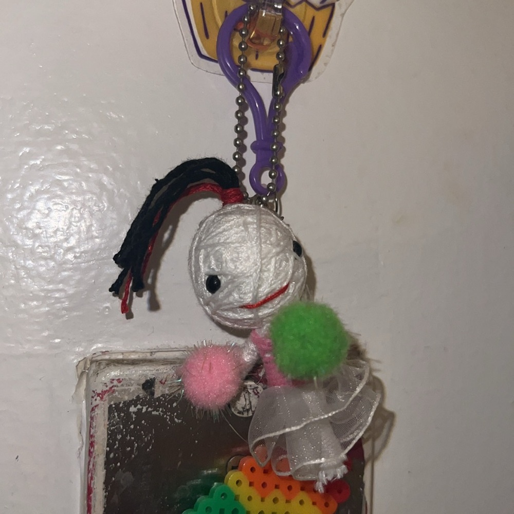 Cheerleader voodoo doll keychain - Picture 2 of 2